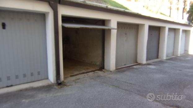 Poggi Paese (Via Puccini 74 ) - Garage -