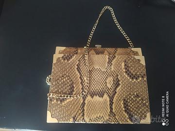 Pochette rigida vintage in pitone con catena