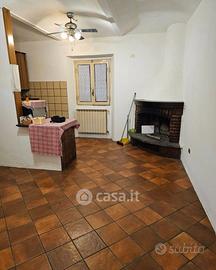 Terratetto con giardino privato e posti auto (Pra