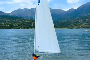 barca a vela tipo "laser"