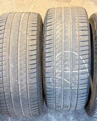 Pneumatici Tesla 225/40 r20