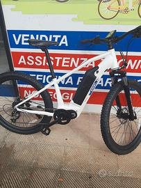 Bicicletta elettrica con freni idraulici comenuova