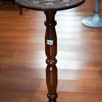 Piedistallo in Legno con Inserto Centrale – 24335