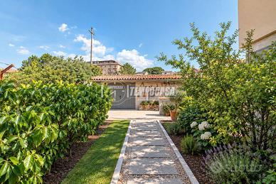 VILLA CON GIARDINO