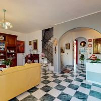 Villa a schiera trilivelli con 2 cortili