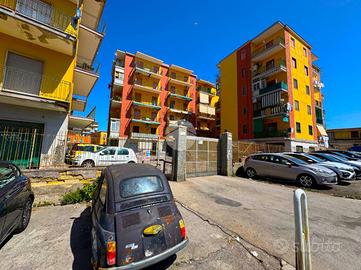 3 LOCALI A TORRE DEL GRECO