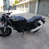 Ducati Monster 695