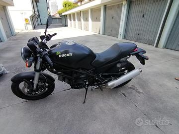 Ducati Monster 695