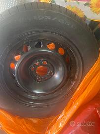 4 gomme nuove estive montate su cerchi marca pirel