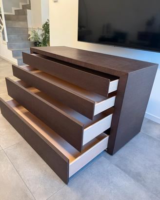 Cassettone in rovere scuro
