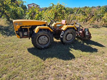 Trattore Antonio Carraro Tigrone 750 + Attrezzi