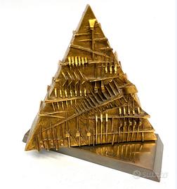 Arnaldo pomodoro ferragamo