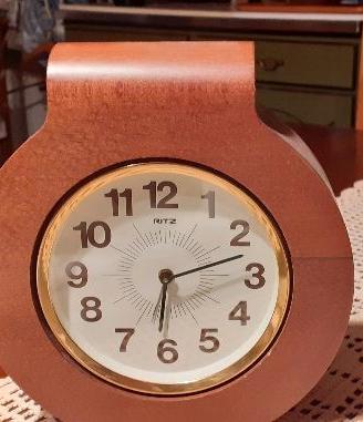 Due sveglie Ritz, in legno, vintage