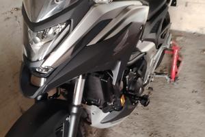 nc750x del 2022 con 6000 km 