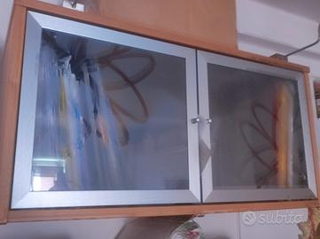 pensile Ikea in legno color ciliegio con antine in