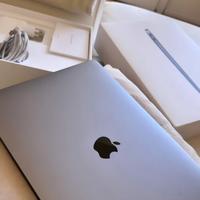 MacBook Air 13 - inch