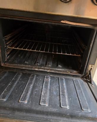 cucina industriale con forno