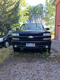 SUBURBAN CHEVROLET Z71