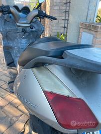 Scooter Piaggio Atlantico 250