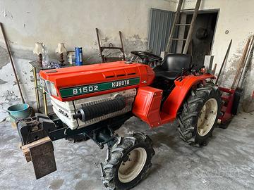 Trattore agricolo KUBOTA