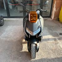 BMW scooter CE 04 alimentazione elettrica