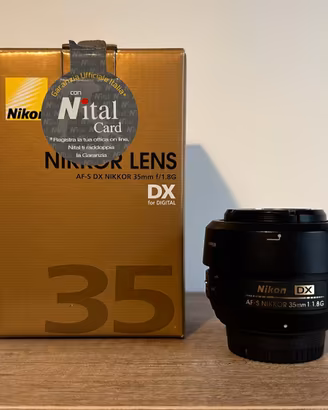 Nikon AF-S DX Nikkor 35mm f/1.8G (Nikon F, APS-C)