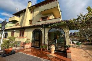 Villetta a schiera in parco chiuso