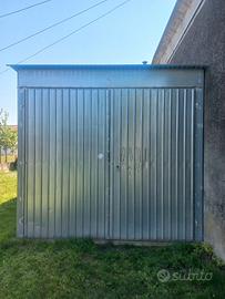 Garage in lamiera zincata