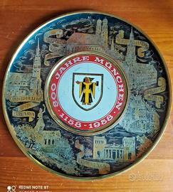 Raro Piatto Monaco di Baviera ottone inciso vintag