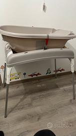 Vaschetta bagnetto con supporto richiudibile