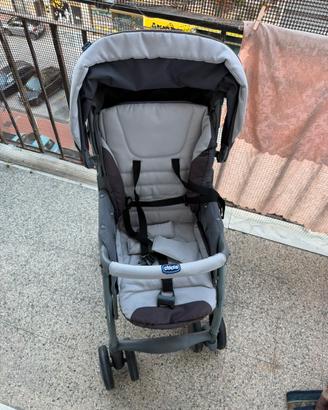 Passeggino chicco leggero e pratico