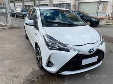 Toyota Yaris 1.5 Hybrid 5 porte Lounge