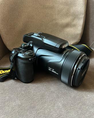 Nikon P1100