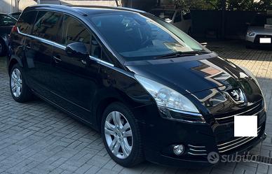 PEUGEOT 5008 1.6 HDi CAMBIO AUTOMATICO - 7 POSTI -