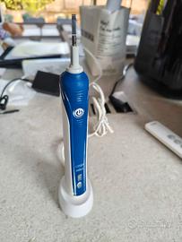 spazzolino elettrico oralb
