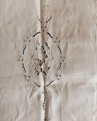 tende ricamate a mano in cotone