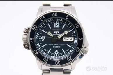 orologio Seiko 5 SKZ209J1 blu "Land
Shark"