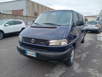 Volkswagen Caravelle/Multivan Multivan 2.5 TDI/102