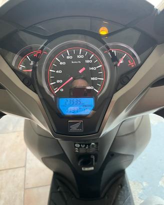 Scooter Honda SH 300I sport anno 2018
