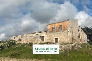 Bivio Realmonte Casale 500Mq Con 2 Ettari Di Terra