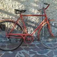 Bicicletta Bianchi rossa da restaurare