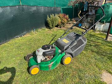 Taglia erba con trazione