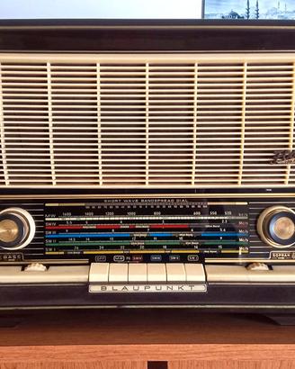 Radio Blaupunkt Flora de Luxe 2470 del 1957