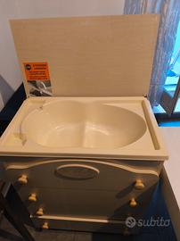 divano... cassettiera.... libreria....