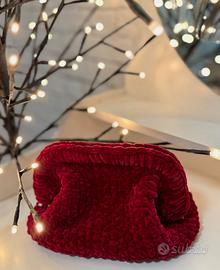 Clutch in ciniglia bordeaux fatta a uncinetto