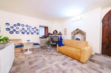 CASA INDIPENDENTE A VITERBO