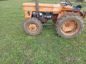 Trattore fiat 300dt