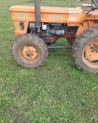 Trattore fiat 300dt