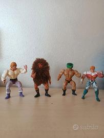 Lotto 4 personaggi Masters of universe he-man motu