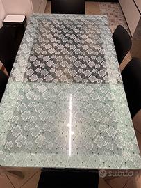 Tavolo in vetro allungabile molto bello